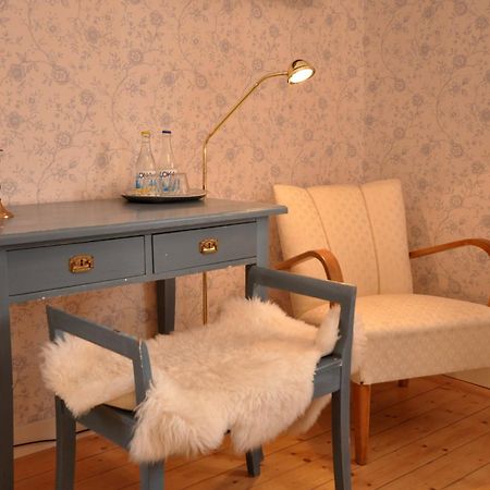 Pensionat Praestgarden Bed & Breakfast Töreboda Екстериор снимка