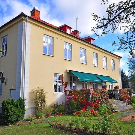 Pensionat Praestgarden Bed & Breakfast Töreboda Екстериор снимка