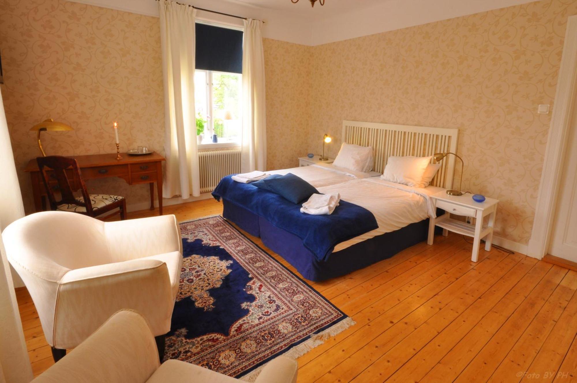 Pensionat Praestgarden Bed & Breakfast Töreboda Екстериор снимка