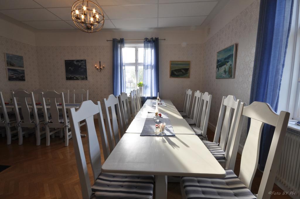 Pensionat Praestgarden Töreboda Екстериор снимка