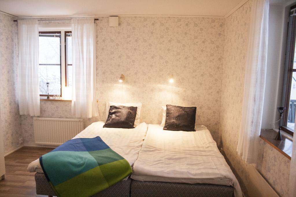 Pensionat Praestgarden Bed & Breakfast Töreboda Екстериор снимка