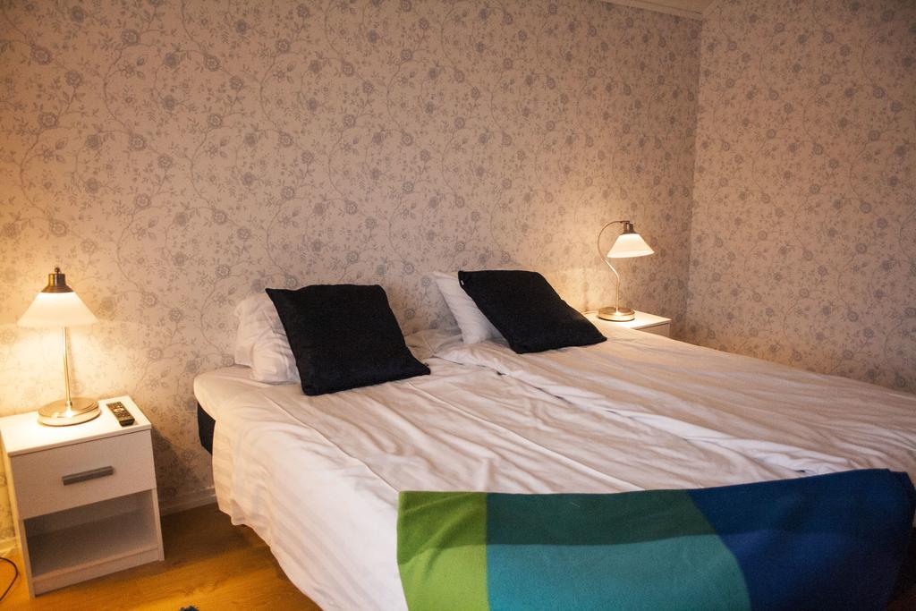 Pensionat Praestgarden Bed & Breakfast Töreboda Екстериор снимка