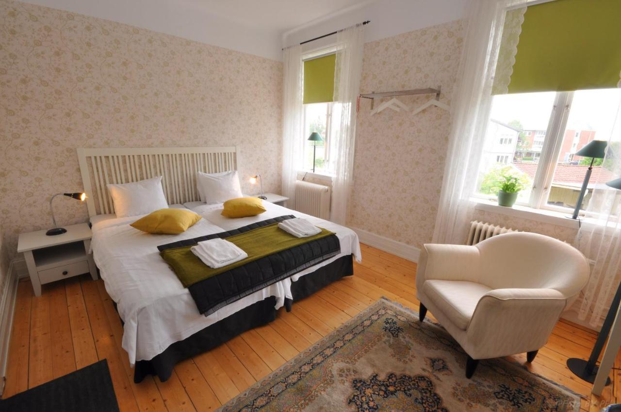 Pensionat Praestgarden Bed & Breakfast Töreboda Екстериор снимка