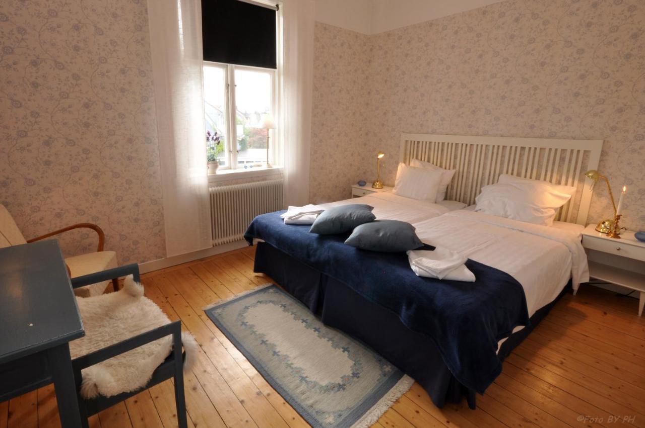 Pensionat Praestgarden Bed & Breakfast Töreboda Екстериор снимка